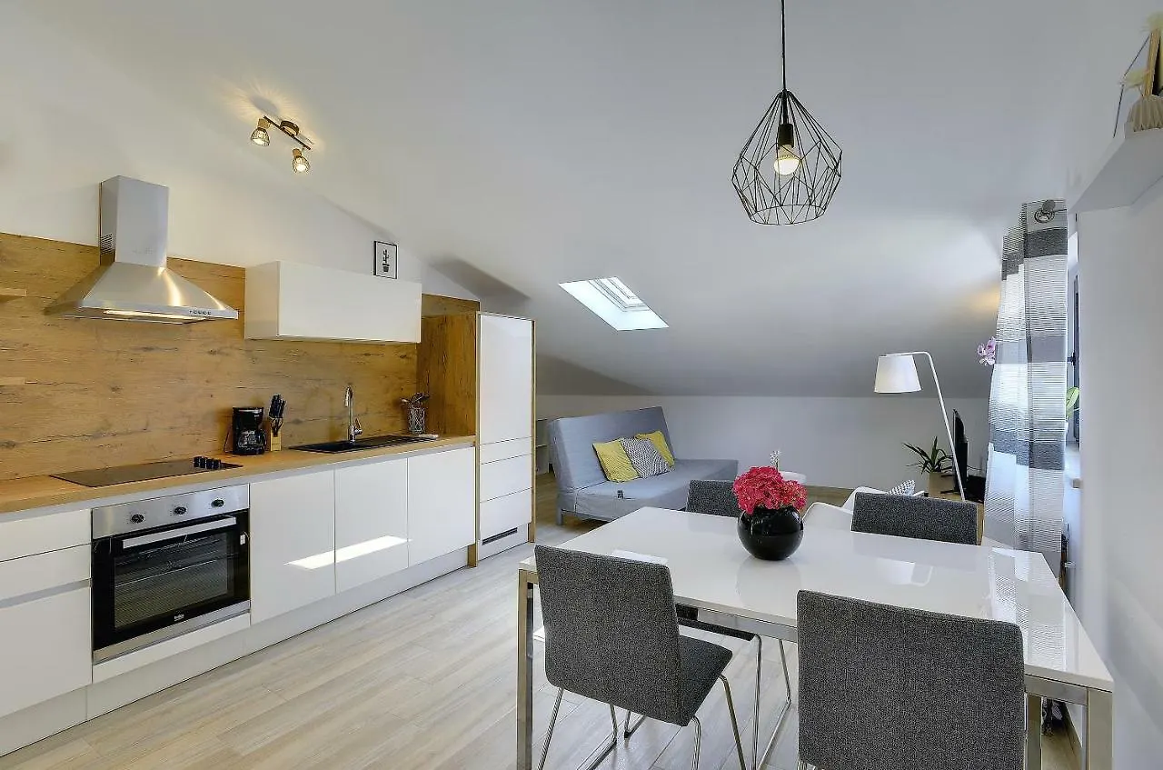 Apartment Niko Pula