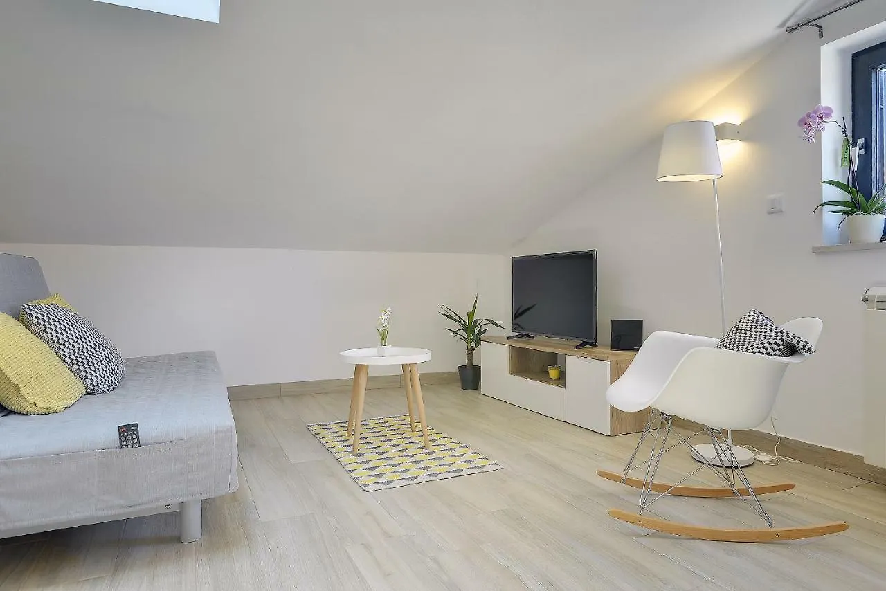 Apartment Niko Pula